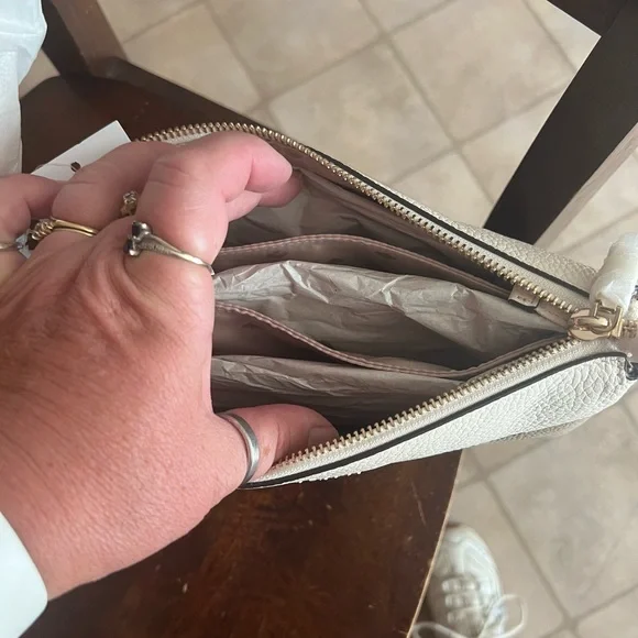 2 tone Kate spade purse - Picture 3 of 5